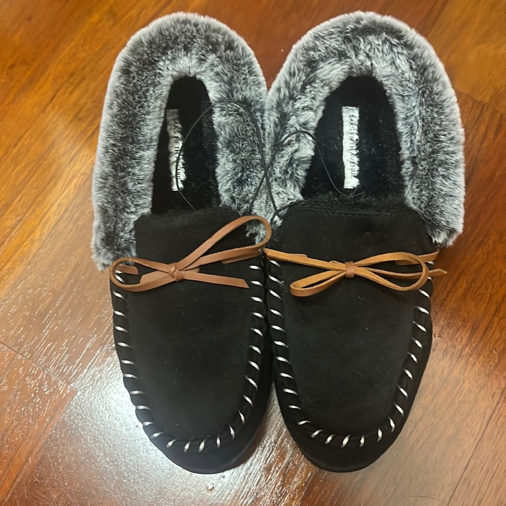 Saks Fifth Avenue Shoe Slippers